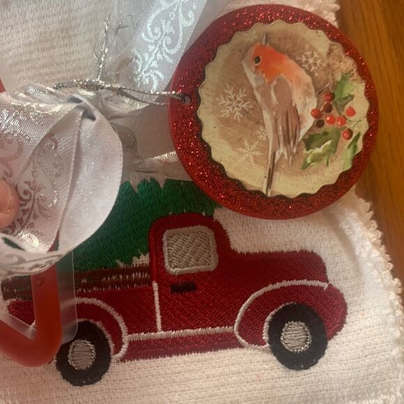 Christmas Kitchen Bundle Tree Truck - Picture 1 of 5